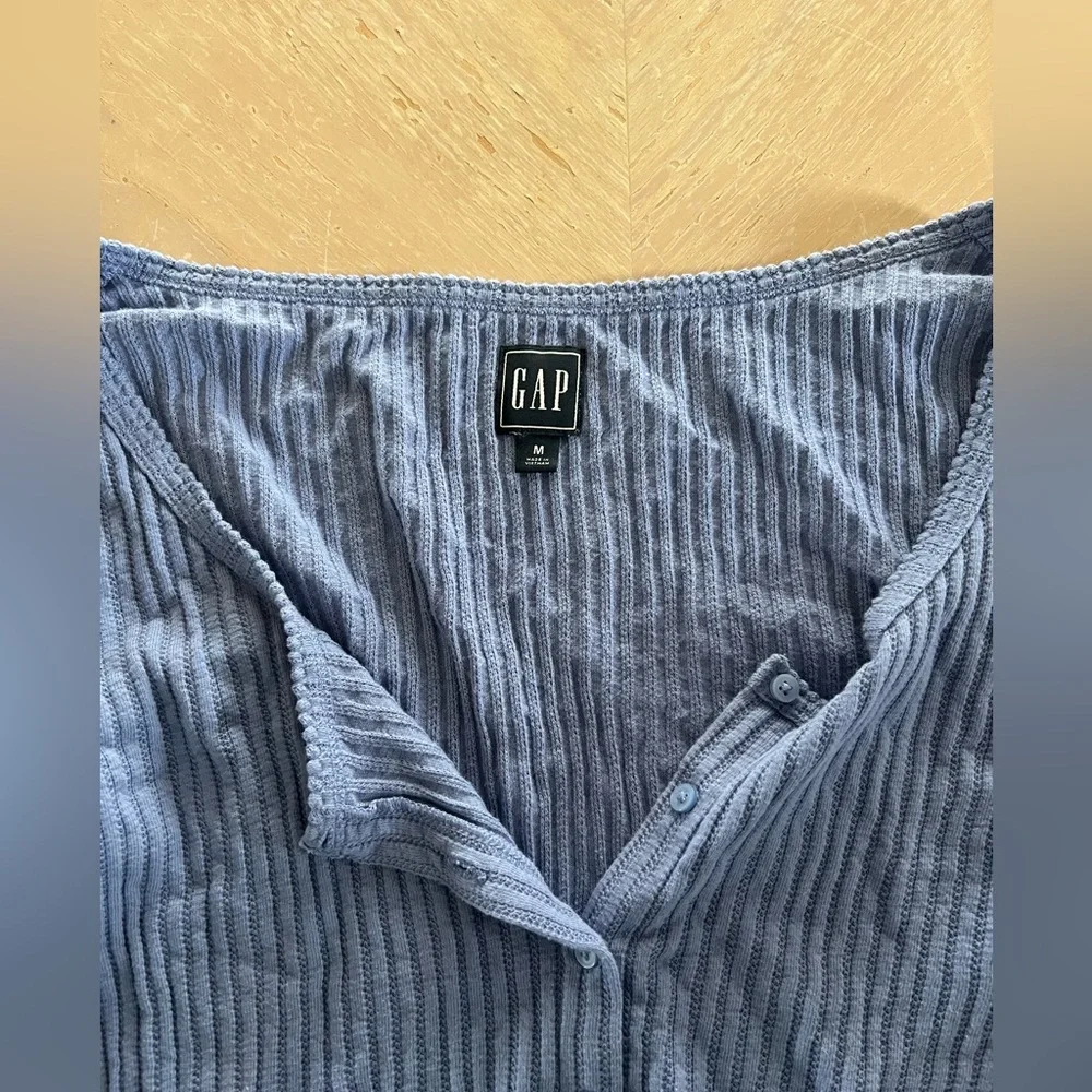 GAP Light Blue Ribbed Button-Front Long Sleeve Top - Picture 2 of 5